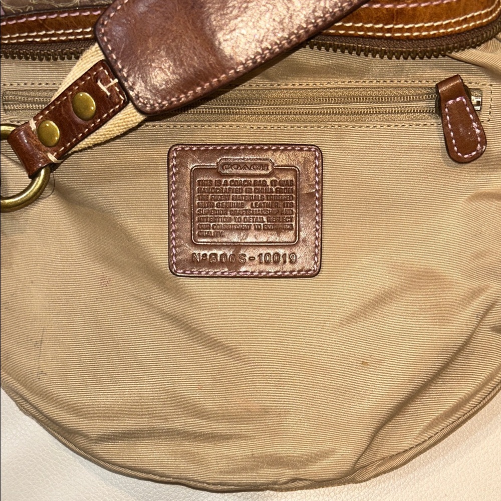 Coach Vintage Signature Patchwork Hobo Shoulder Bag - Picture 16 of 16